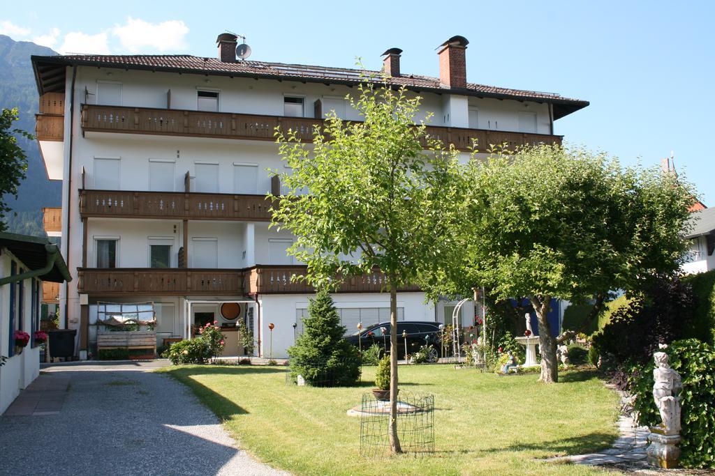 Hotel Garni Almenrausch Und Edelweiss 加爾米施-帕滕基興 外观 照片