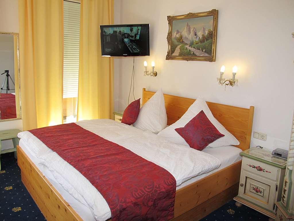 Hotel Garni Almenrausch Und Edelweiss 加爾米施-帕滕基興 客房 照片
