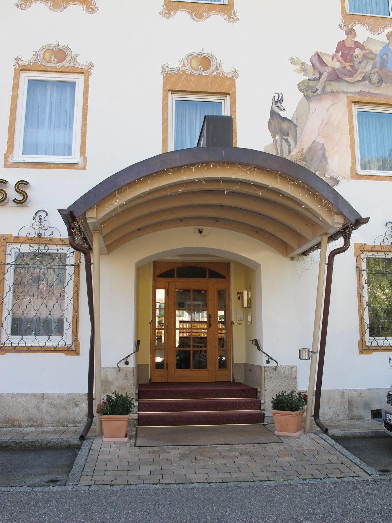 Hotel Garni Almenrausch Und Edelweiss 加爾米施-帕滕基興 外观 照片