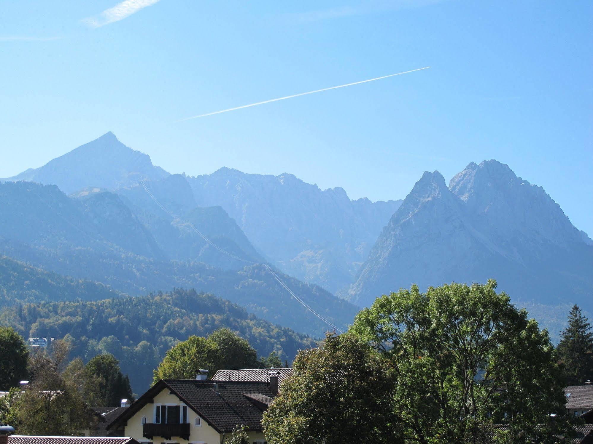 Hotel Garni Almenrausch Und Edelweiss 加爾米施-帕滕基興 外观 照片