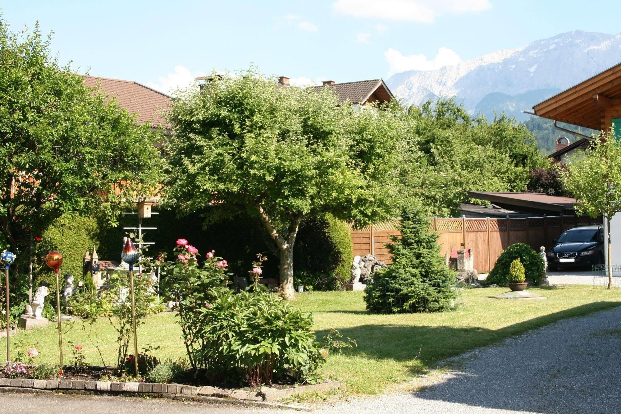 Hotel Garni Almenrausch Und Edelweiss 加爾米施-帕滕基興 外观 照片