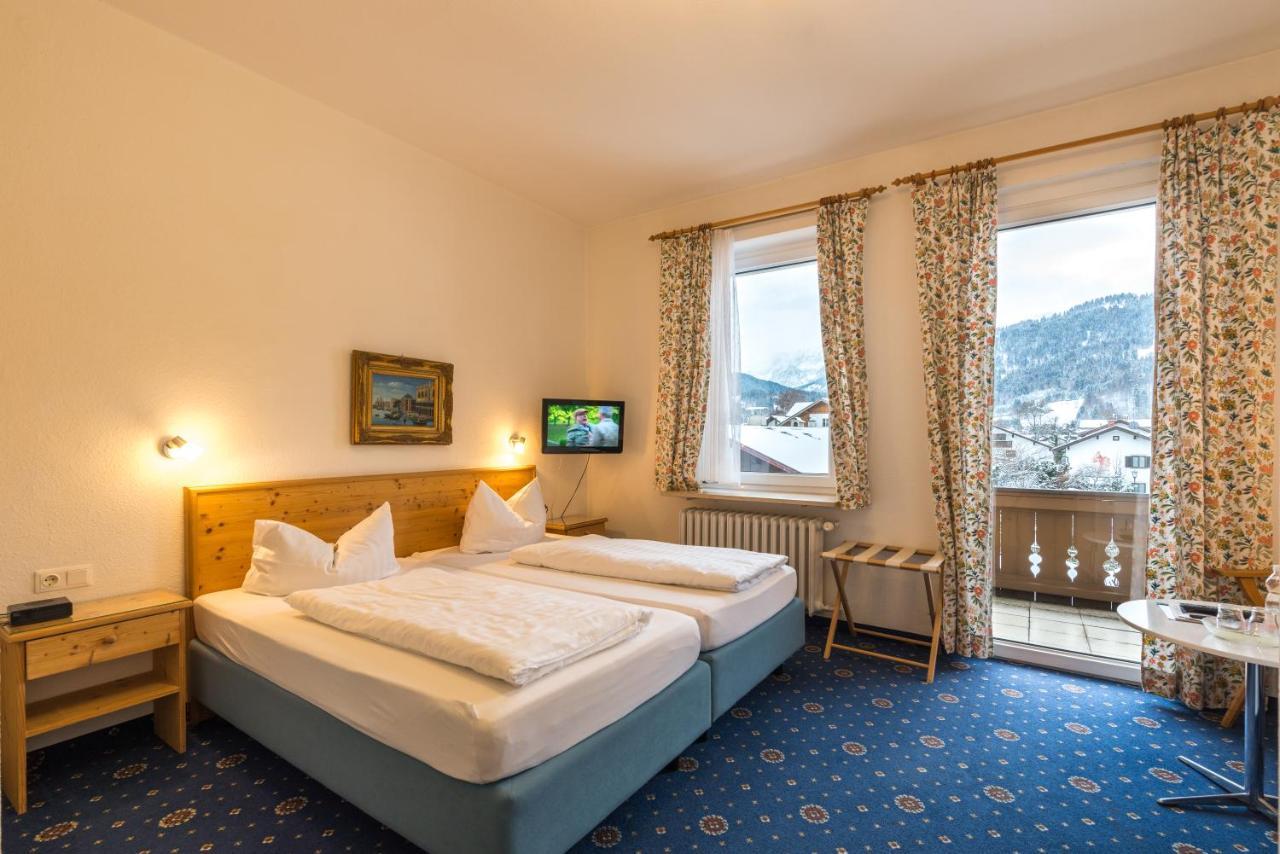 Hotel Garni Almenrausch Und Edelweiss 加爾米施-帕滕基興 外观 照片