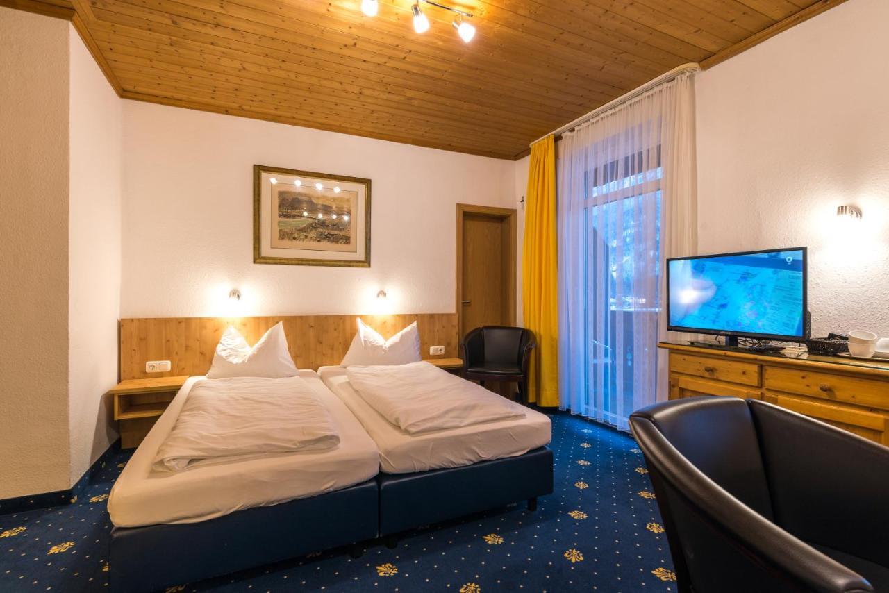 Hotel Garni Almenrausch Und Edelweiss 加爾米施-帕滕基興 外观 照片