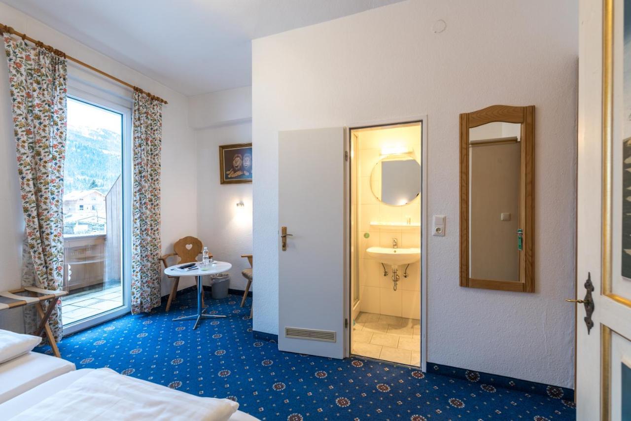 Hotel Garni Almenrausch Und Edelweiss 加爾米施-帕滕基興 外观 照片