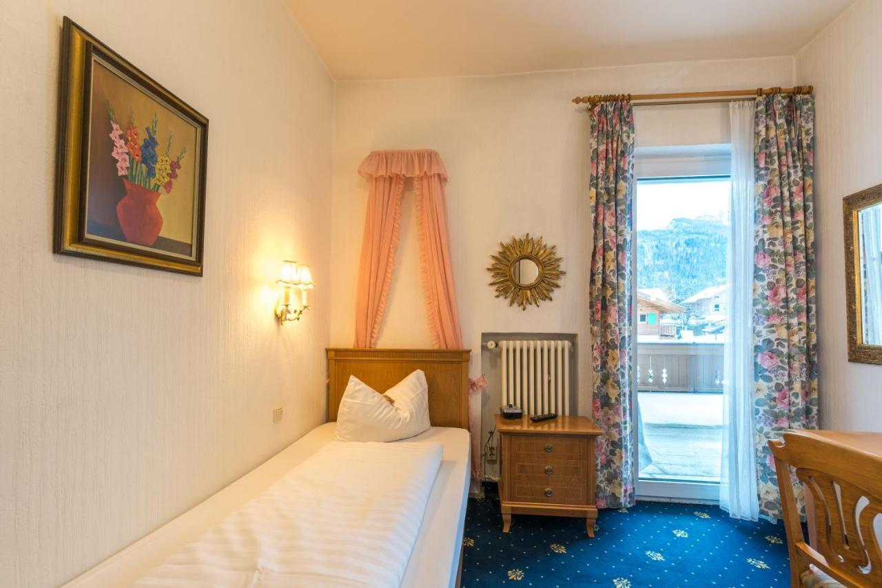 Hotel Garni Almenrausch Und Edelweiss 加爾米施-帕滕基興 外观 照片