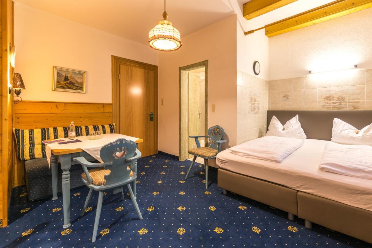 Hotel Garni Almenrausch Und Edelweiss 加爾米施-帕滕基興 外观 照片