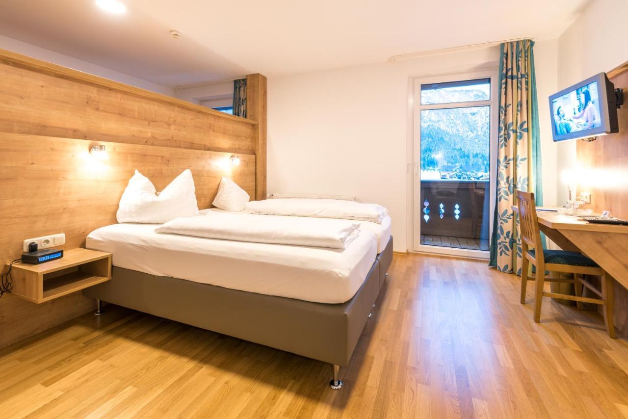 Hotel Garni Almenrausch Und Edelweiss 加爾米施-帕滕基興 外观 照片