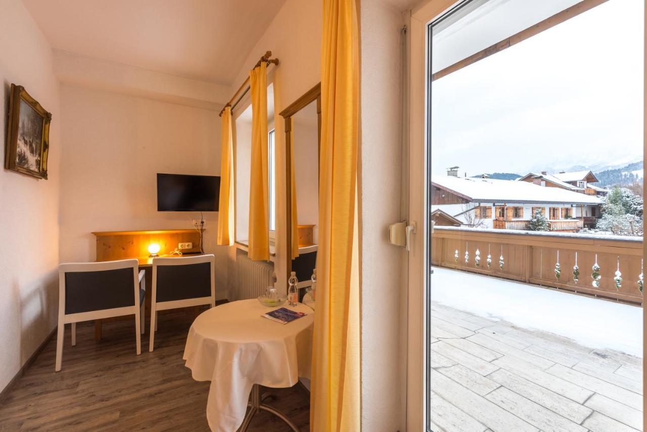 Hotel Garni Almenrausch Und Edelweiss 加爾米施-帕滕基興 外观 照片