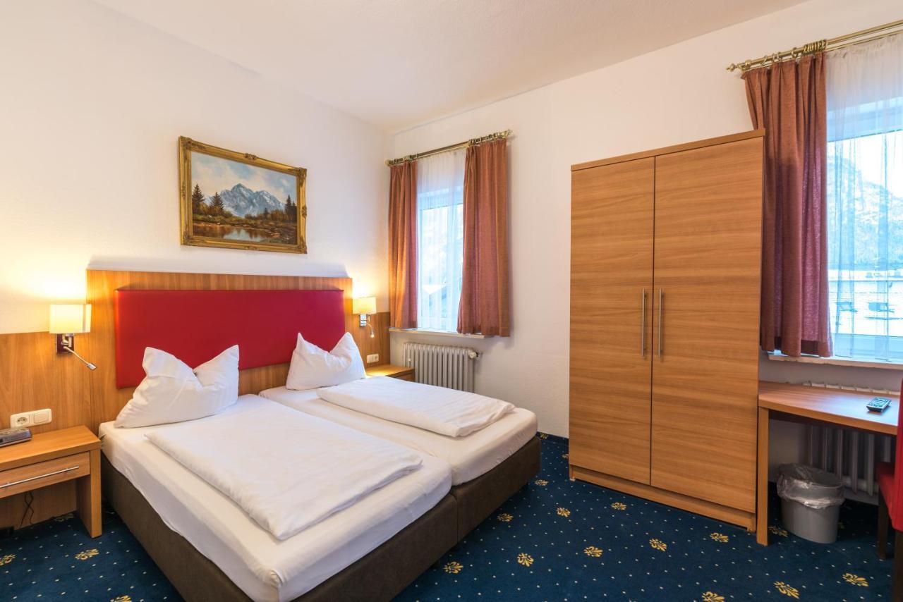 Hotel Garni Almenrausch Und Edelweiss 加爾米施-帕滕基興 外观 照片
