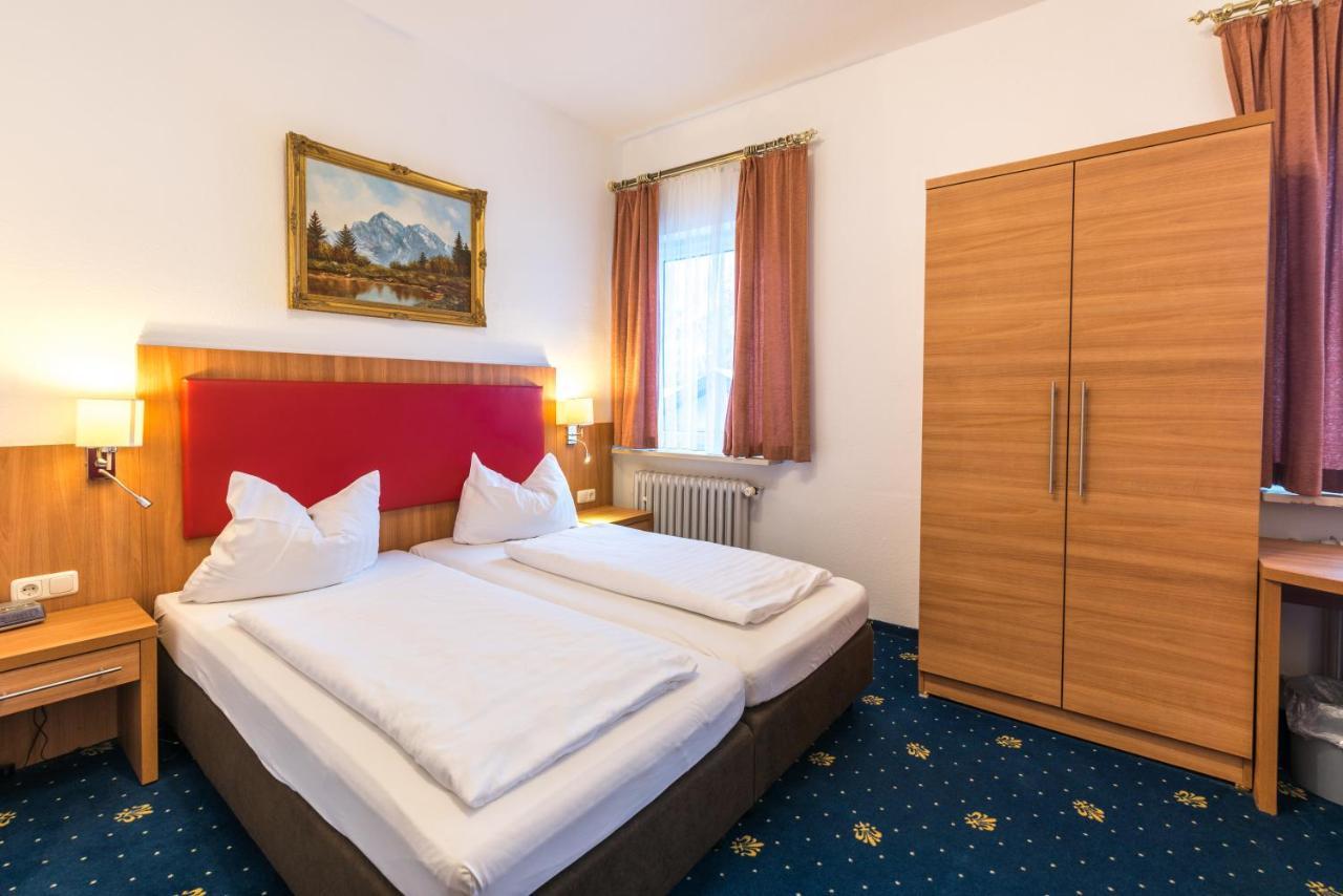 Hotel Garni Almenrausch Und Edelweiss 加爾米施-帕滕基興 外观 照片