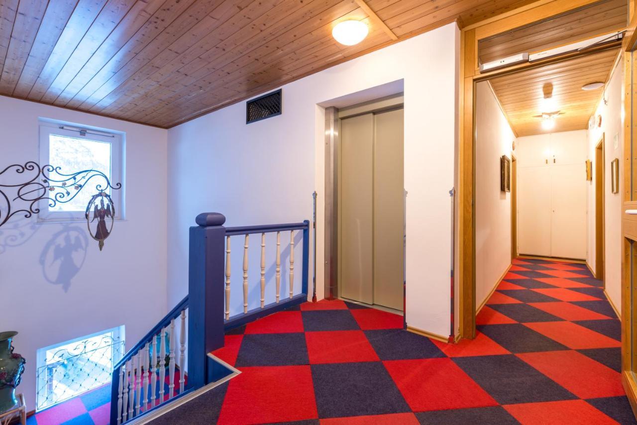 Hotel Garni Almenrausch Und Edelweiss 加爾米施-帕滕基興 外观 照片