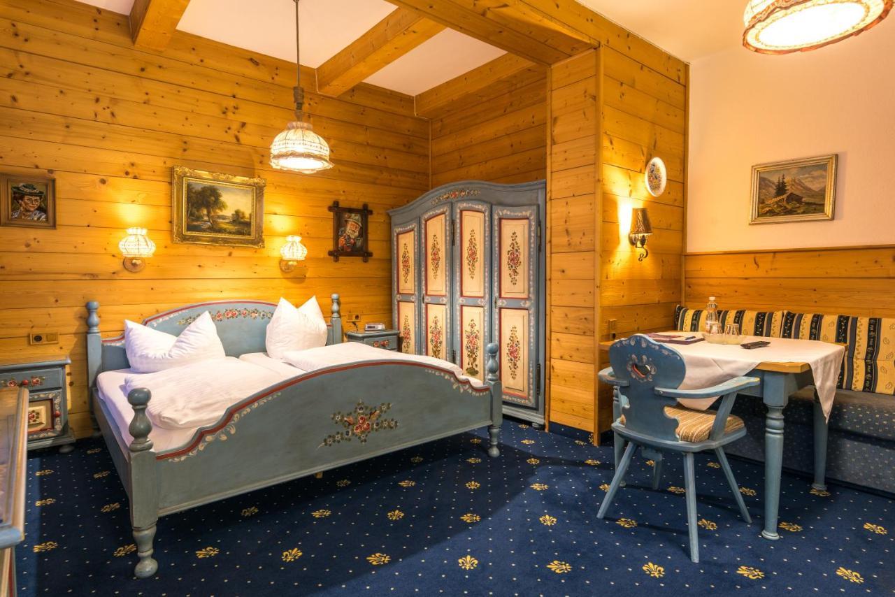 Hotel Garni Almenrausch Und Edelweiss 加爾米施-帕滕基興 外观 照片