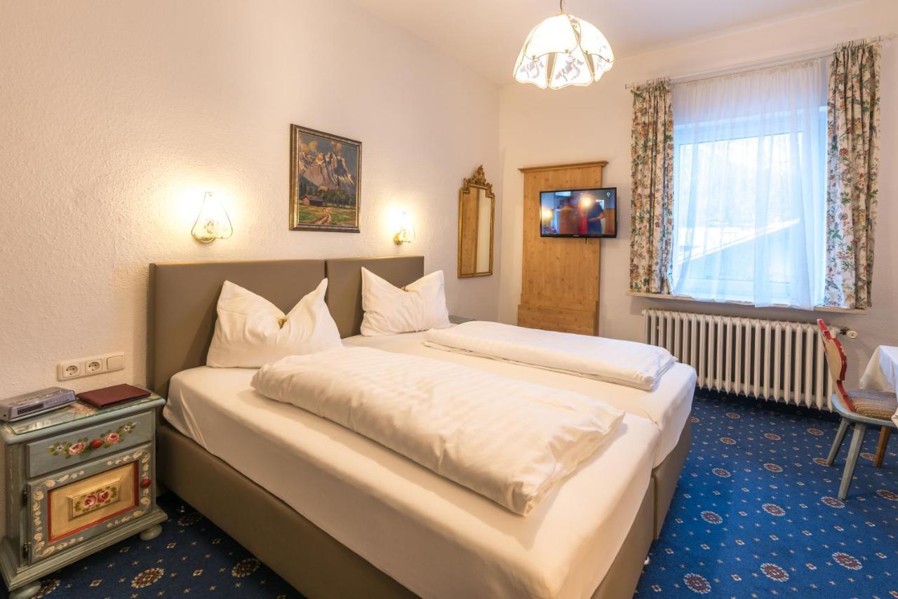 Hotel Garni Almenrausch Und Edelweiss 加爾米施-帕滕基興 外观 照片